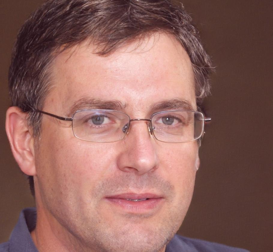 Эмре Йылмаз, финансовый аналитик проектов